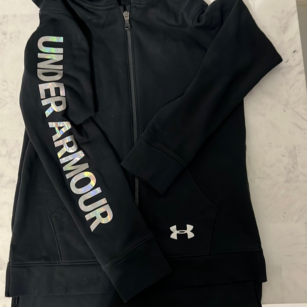 Under Armour. Girls. Youth XL. Hoodie